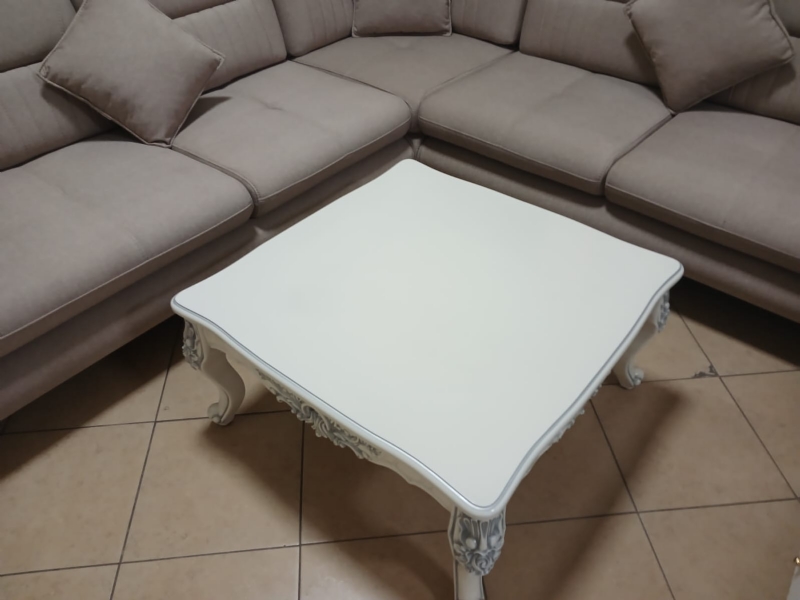 Tavilin mesi klasike, Tavoline mesi me dizajn klasik, Tavoline mesi elegante klasike,Tavolin me dizenjo e   veçant, Tavolinë mesi luksoze, Tavoline mesi e vogel , Tavolinë mesi katrore, 